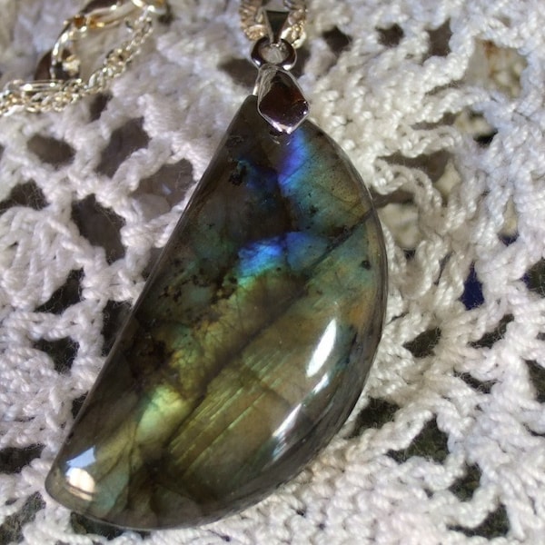 Labradorescence Exists Flash of Colours Labradorite Gemstone Pendant Necklace Sterling Silver Chain Moon Shape