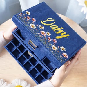 Custom Flower Girl Jewelry Box, Name Jewelry box, Women&#39;s Velvet Jewelry Organizer, Large Jewelry Storage Box, Necklace Box, Gift for Her