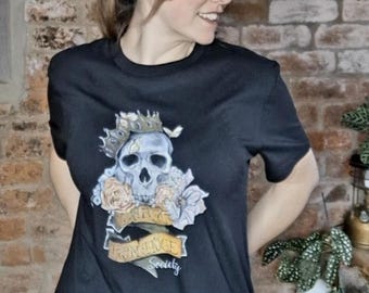 Book lovers T-shirt| Bookish merch| gift for book lovers | Romantasy T-shirt