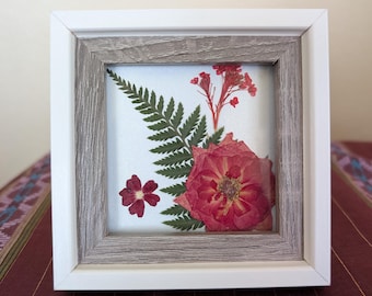 Mini Pressed Flower Decorative Art Frame