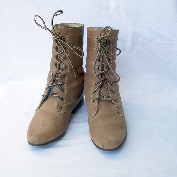 LAdies size 5.5 Fawn Suede DEXTER Lace Up Boots USA