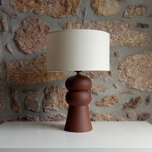 Lampa stołowa ceramiczna | Lampka nocna ręcznie robiona | Brązowa lampka nocna | Dekoracyjna lampa stołowa | Lampa kamionkowa