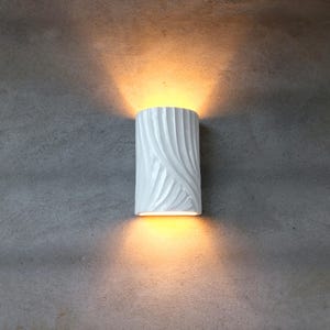Ceramic wall sconce light, white or beige colour carved texture wall lamp cylinder shape with light up and down