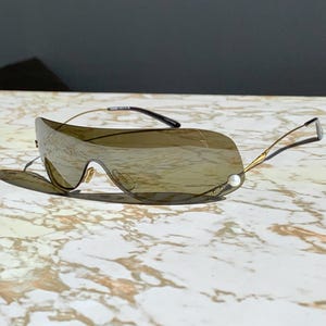 VINTAGE CHANEL MONOLENS sunglasses with a real pearl chanel sunglasses occhiali lunettes