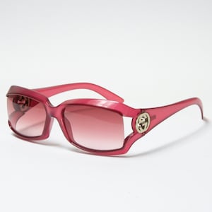 Y2K VINTAGE GUCCI SUNGLASSES in Red Y2K sunglasses with golden logo gucci occhiali gucci lunettes