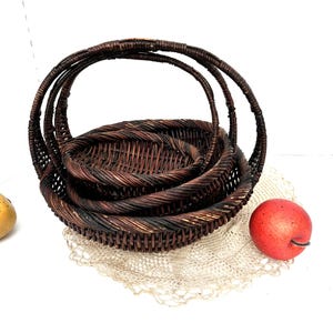 Set of Vintage Wicker Nesting Baskets, 3 Nice Old Baskets, Rolled Edges, Handles, Farmhouse Decor, Primitive, Garden Chic Baskets, Rustic