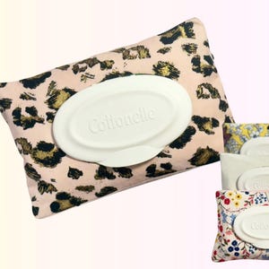 流せるウェットティッシュ用のCottonelleワイプケース、バスルームの装飾用ウェットティッシュカバー、旅行用ワイプ、バッグ用ワイプ、ワイプホルダー。