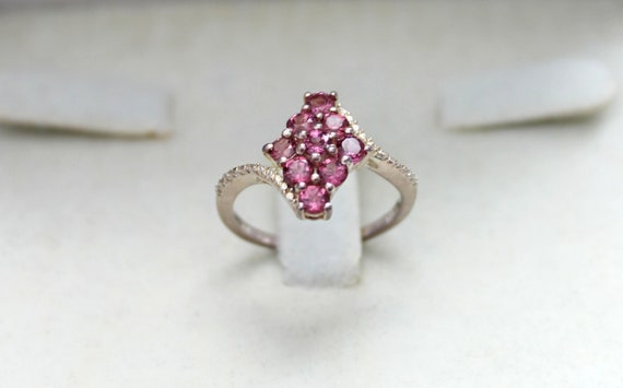 Vintage Pink Garnet Ladies Ring Dainty Pink Garnet Ring Etsy Canada