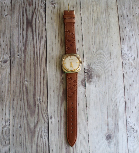 Vintage Bulova Wrist Watch: 17 Jewels, Gold-filled Bezel  display picture 2