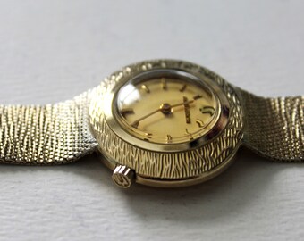 Vintage 10K Yellow Gold Filled Bulova Accutron Ladies Watch  display picture 1