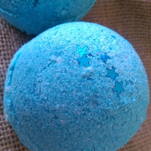 XL RAIN Bath Bomb ~ Vegan ~Fresh, clean REFRESHING scent ~ Gender Neutral & Super Moisturizing