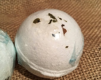 Kids Peppermint Essential Oil Bath Bomb with Hidden Toy Surprise