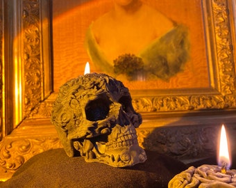 Detailed Skull Pillar