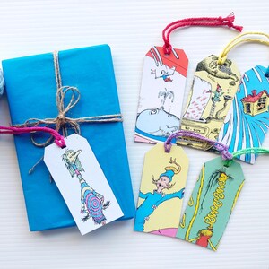Set aus 6 Geschenkanhängern, recycelte Buchillustrationen, Seuss Bilder