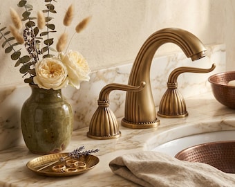 Antike Messing weit verbreitet Badezimmer Wasserhahn, Vintage 3-Loch-Beckenmischbatterie, gebürstetem Messing Zwei Griff Vanity Sink Wasserhahn
