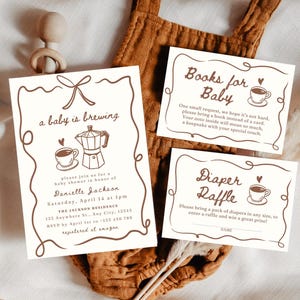 Invitation café baby shower sur le thème du café, livres d'invitation pour le brassage de couches, carte de tombola Un bébé en train de brasser une invitation Cafe Bebe