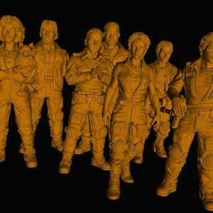 Puede incluir: Un grupo de ocho figuras con uniformes de color naranja sobre un fondo negro. Las figuras llevan monos con varios accesorios. Una figura sostiene una pequeña criatura. Las figuras están en varias poses.