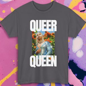 LGBTQ+ | Reine homosexuelle | T-shirt | Coton épais unisexe | Conception unique | Fier | Fierté | Vêtements gays | Fille féroce