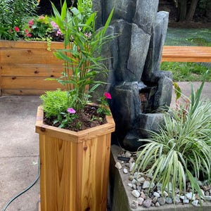 38 cm zeshoekige cederhouten plantenbak | Handgemaakt in Ontario