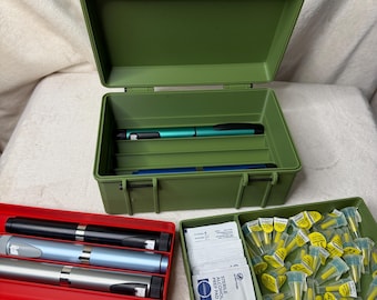 Peptide Pen Storage Case Premium - with space for 10 pens plus needles and wipes