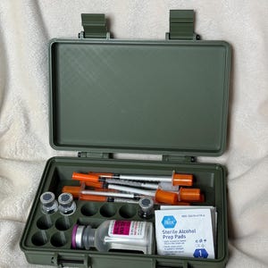 Peptide Supplies Case for Storage - (holds up to 10 3ml vials or 6 3ml + 2 8ml vials, Bacteriostatic water, needles, & alcohol wipes)