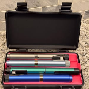 Peptide Pen Storage Case Premium - with space for 4 pens plus (needles and wipes or 4 additional pens) bild 3