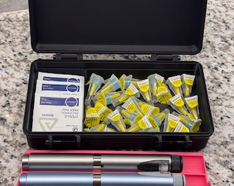 Estuche Premium para Plumas de Péptidos - con espacio para 4 plumas más (agujas y toallitas o 4 plumas adicionales)