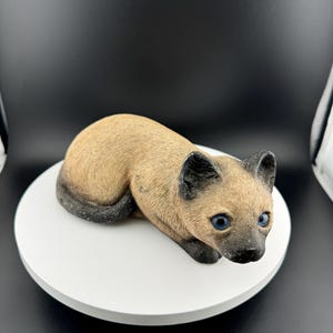 Vintage 1982 Sandcast Siamese Cat Figurine by Sandra Brue