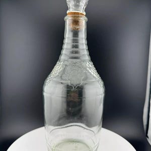 Vintage Grape Pattern Clear Glass Decanter Bottle with Stopper Empty Bottle