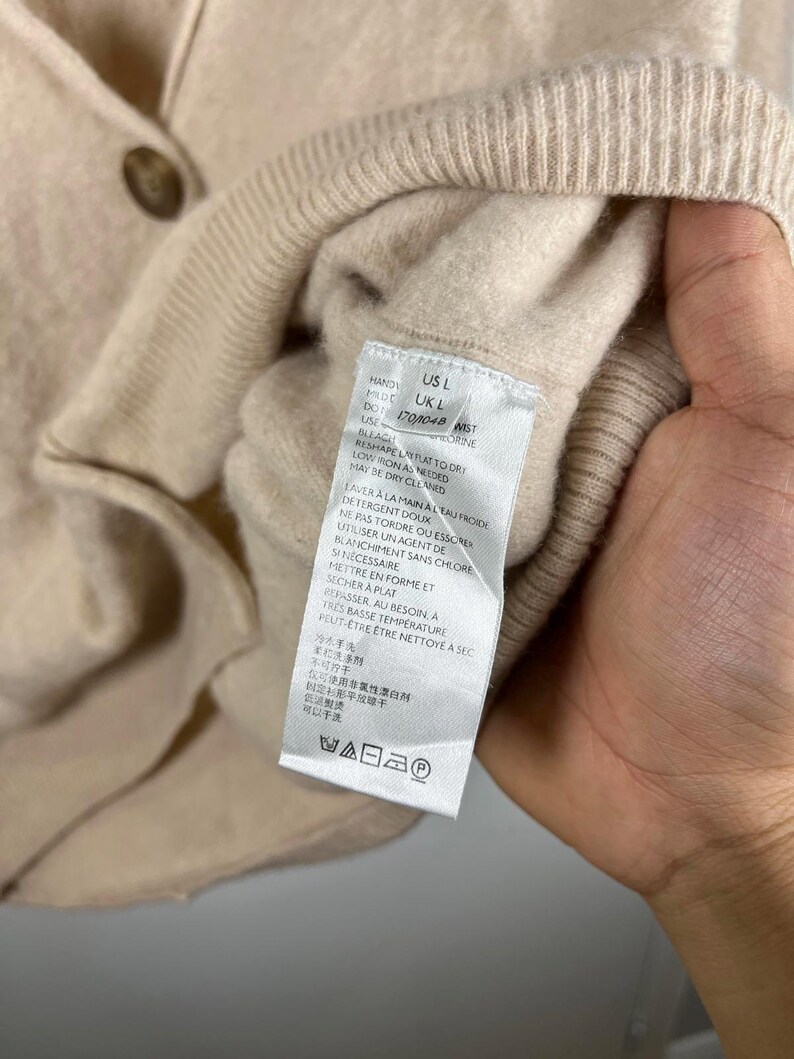 Cardigan Free People 100% cashmere con bottoni, taglia L, modello da ragazzo, con scollo a V. immagine 6