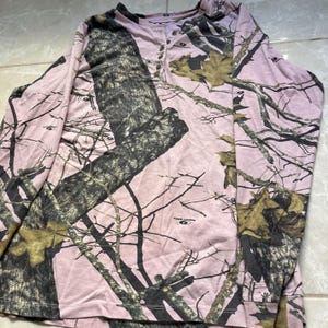 Y2K Pink Mossy Oak Camo Longsleeve Henley T-shirt Womens Large Gorpcore Forest image 3