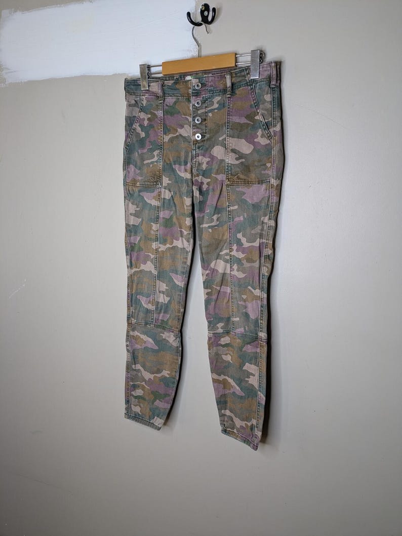 Anthropologie The Wanderer Camo Cargo Pants Slim Straight Utility 29 Green Capri Womens image 4