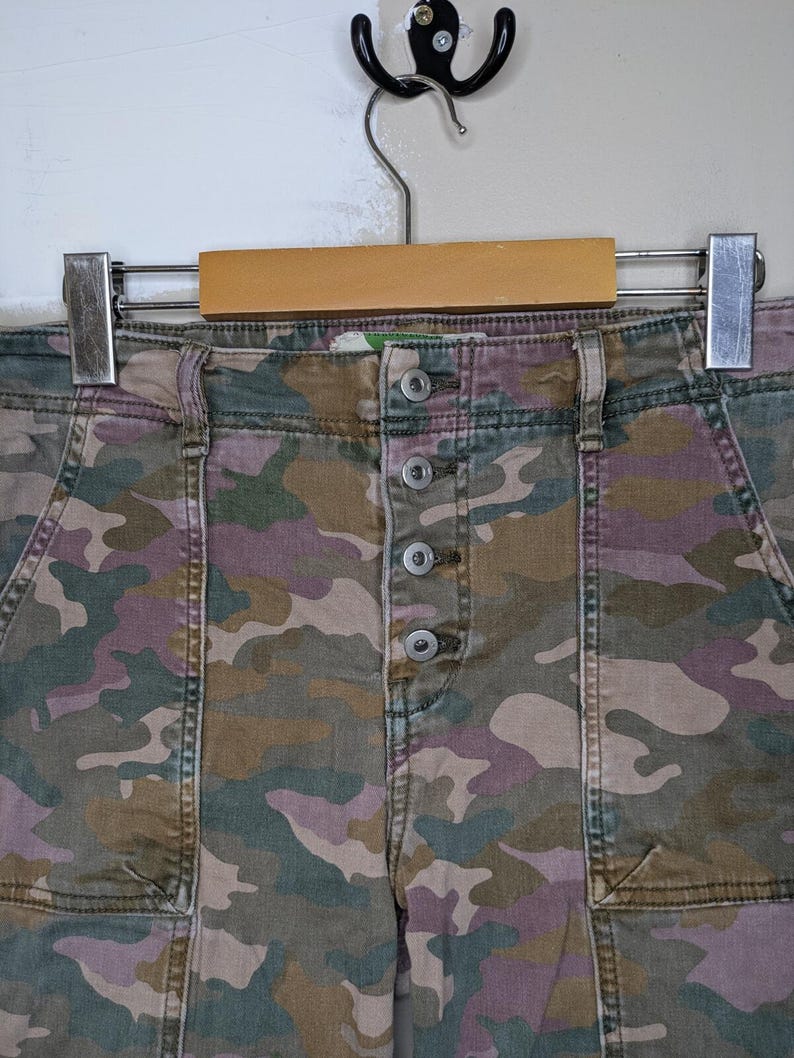 Anthropologie The Wanderer Camo Cargo Pants Slim Straight Utility 29 Green Capri Womens image 3