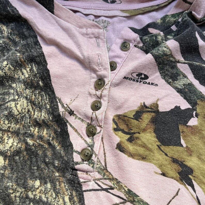 Y2K Pink Mossy Oak Camo Longsleeve Henley T-shirt Womens Large Gorpcore Forest image 5