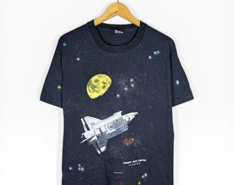 Vintage 90s Kennedy Space Center AOP Grpahic Spaceship Stars Size Large Shirt