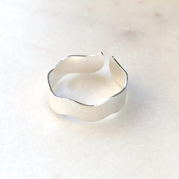 Sterling silver toe ring / adjustable toe ring / wide wave-shaped foot ring