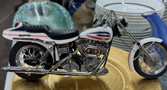 ハーレーダビッドソン FXモデル パーツカタログ 1971-1984 Harley-Davidson FXモデルパーツカタログ1971to1984 - メルカリ