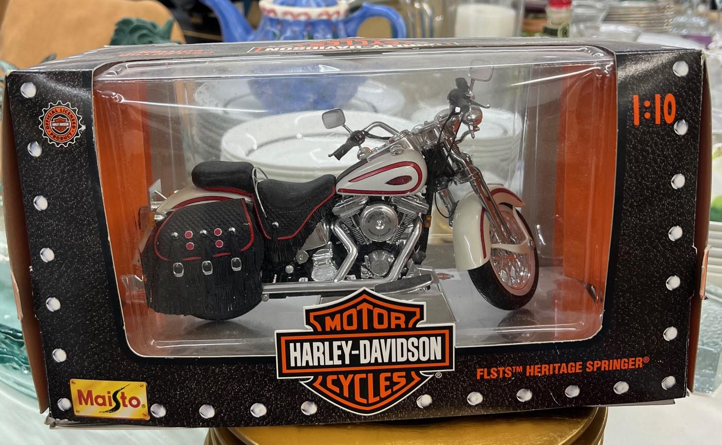 Harley Davidson Maisto 1:10 FLSTS Heritage Springer