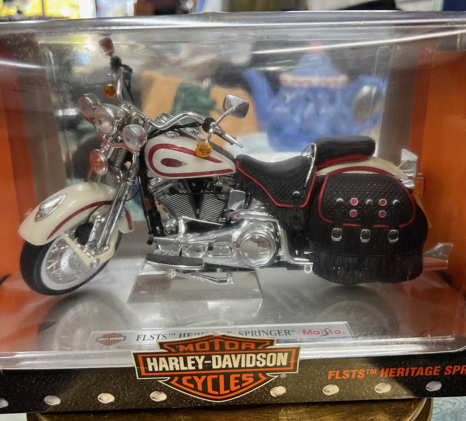 Harley Davidson Maisto 1:10 FLSTS Heritage Springer Motorcycle in