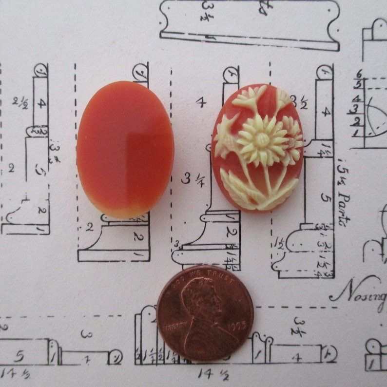Orange and Cream Floral Cabs Vintage Jewelry supplies Vintage Flower Cabochons Cameo Coral /& Ivory Daisy 25x18mm Findings NOS Two M4 2