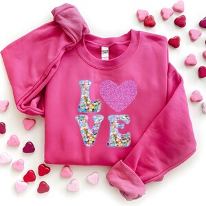Pink Glitter Heart, Gift-For-Her, Valentine Day T-Shirt, Love Graphic, Glitter Shirt Gifts, Valentines Days Gift, Sparkly Sweatshirt for-Mom