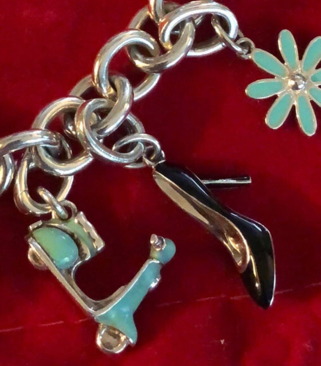 Vintage Tiffany & CO Sterling Silver Oval Clasping Charm Link