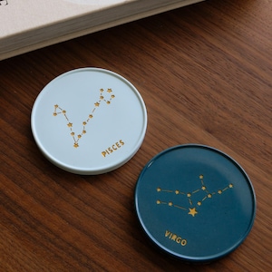 Dessous de verre Zodiaque, Dessous de verre Astrologie Dorée, Cadeau Signe du Ciel Personnalisé, Décoration Céleste pour la Maison, Service de Table Bleu Marine