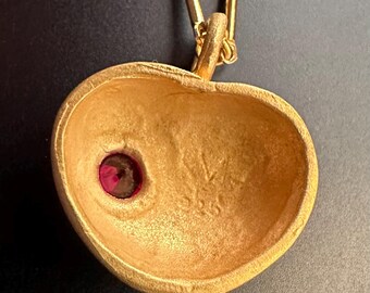 ラブ・アクチュアリー ハートネックレス（ゴールドメッキ） - Etsy 日本