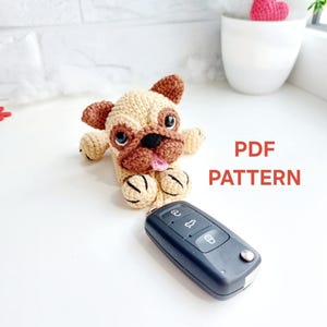 Modello all'uncinetto per coprichiave auto a forma di bulldog francese (modello PDF)