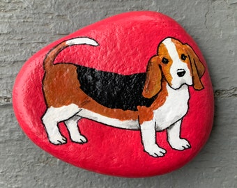 Basset hound painted rock paperweight