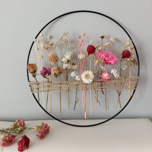 Ghirlanda Decorativa In Plastica Con Boccioli Bianchi - Diametro 18 Cm, Per Porta, Tavolo O Parete