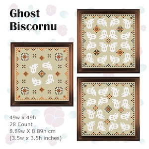 Op de afbeelding: Drie ingelijste kruissteken met een Halloween-thema. Elk stuk heeft een herhalend patroon van witte geesten, oranje en zwarte accenten en een beige achtergrond. De frames zijn donkerbruin. De tekst "Ghost Biscornu" staat bovenaan.