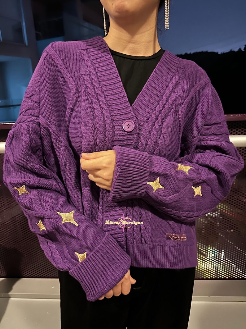 Cárdigan de punto bordado con estrellas - Atuendo de la gira Eras imagen 4