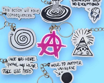 Life Is Strange Keyrings: Graffiti Logo Charms, Gaming Gift